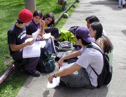 Anualmente a la Universidad de Costa Rica ingresan a carrera alrededor de 7000 estudiantes, los cuales representan un 25% de la población que aspira a entrar en la Institución. (Foto: Andrea Jiménez)