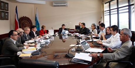 El Consejo Universitario procura agilizar el proceso de reformas reglamentarias. (Foto: Andrea Jiménez M.)