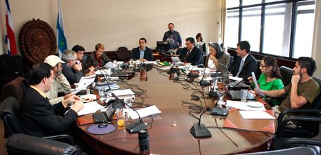De acuerdo con el Consejo Universitario la Presidencia de la República debería propiciar un canal de diálogo efectivo con las personas que se mantienen en huelga de hambre. (Foto: Andrea Jiménez M.)