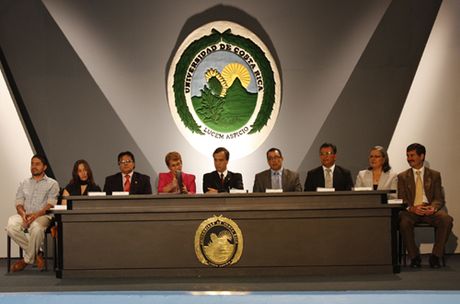 La presentación del Informe de la Rectora se realiza desde el año 2003 en el marco de una sesión solemne del Consejo Universitario. (Foto: Andrea Jiménez M.)