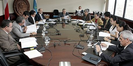 En la sesión en la cual se tomó el acuerdo estuvieron presentes todos los miembros del Consejo Universitario, solo votó en contra la estudiante Yuliana Quesada. (Foto: Andrea Jiménez)