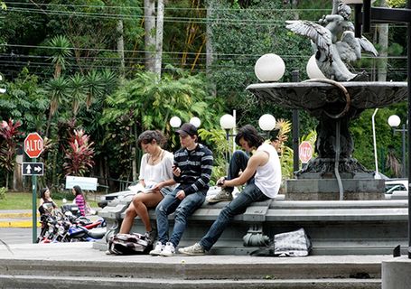 La póliza ofrece a la población estudiantil atención médica especializada y oportuna ante posibles eventualidades. (Foto: Andrea Jiménez)