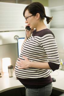 Este proyecto de ley establecería una norma legal para combatir la discriminación laboral contra las mujeres en condición de maternidad y fortalecer la responsabilidad social del cuido de infantes. (Foto: http://www.corbis.com)