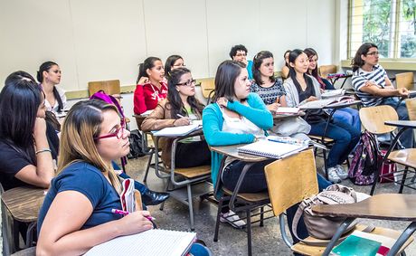 La comunidad universitaria tendrá la posibilidad de analizar la posible reforma que pretende establecer el límite de ausencias en cursos teórico-prácticos. (Foto: Andrea Jiménez)
