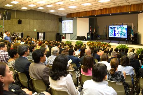 El Dr. Henning Jensen destacará los aspectos más importantes del trabajo desarrollado por la UCR durante el último año, al igual que lo hizo en los tres informes anteriores.  (Foto. Andrea Jiménez)