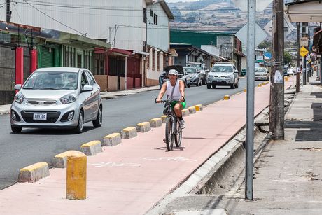 El proyecto de ley pretende fomentar el uso de la bicicleta como medio de transporte. (Foto: www.cacisa.cr).