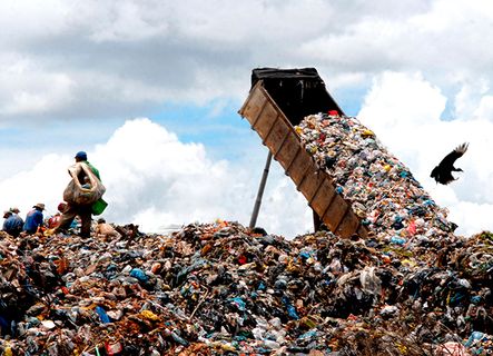 Los tratamientos térmicos pueden ayudar a la jerarquización del manejo de residuos sólidos, siempre y cuando se realice una separación y valorización de ciertos materiales por otros medios, previo al aprovechamiento energético. (Foto: www.eadic.com. Imagen con fines ilustrativos)
