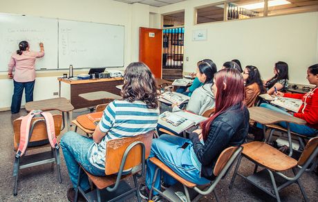 El nuevo reglamento permitirá que en la UCR se atiendan las necesidades académicas con el personal que tenga tiempo disponible para eso y no por medio de cuartos de tiempo adicional. (Foto: Andrea Jiménez)