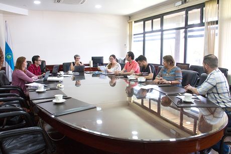 Comisión institucional que promueve el análisis del plan fiscal en la UCR. (Foto: Andrea Jiménez)