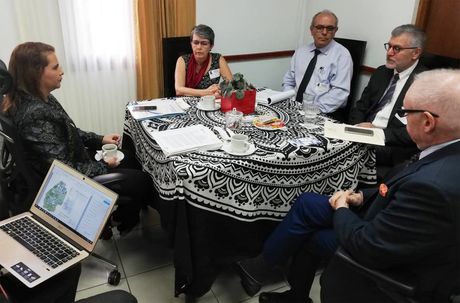 Miembros del Consejo Universitario durante la reunión con la diputada Carmen Chan Mora. (Foto: Éricka Henchoz)