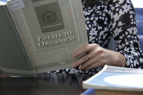 Esta posible modificación al Estatuto Orgánico ya fue consultada una vez a la comunidad universitaria, la cual tendrá tres semanas para pronunciarse antes de que el Consejo tome una decisión definitiva. (Foto: Arturo Padilla)