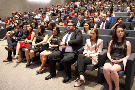 Para recibir esta distinción, el o la estudiante debe tener un promedio de 9 o superior y cumplir con los otros requisitos que establece el reglamento respectivo. (Foto con fines ilustrativos. Arturo Padilla)