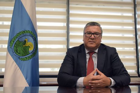 Fotografía del Dr. Carlos Araya Leandro, rector de transición de la UCR.
