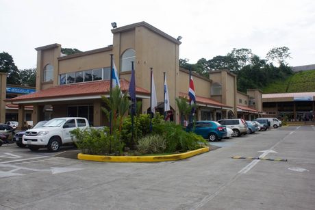 Imagen de la entrada principal de la Sede Interuniversitaria de Alajuela.