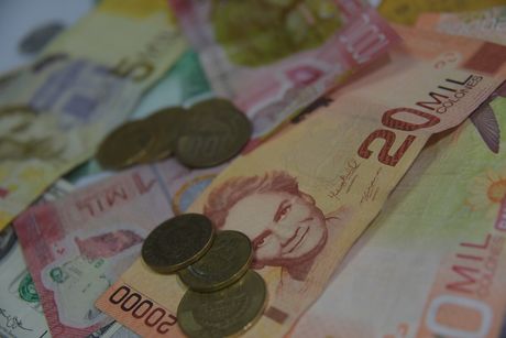 Imagen de billetes y monedas de Costa Rica