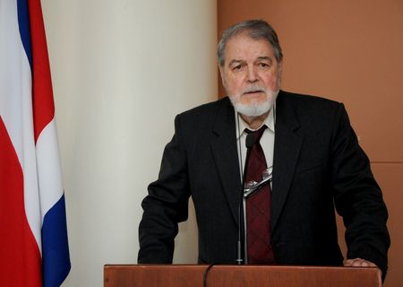 Dr. Walter Antillón Montealegre