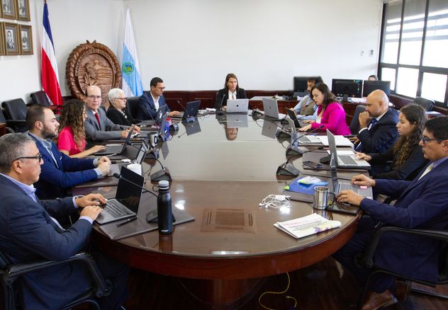 El Código aprobado por el Consejo Universitario contempla los principios éticos para las personas que conforman la comunidad universitaria, así como los deberes y derechos.