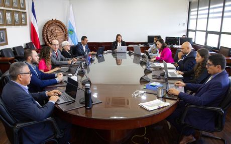 El Código aprobado por el Consejo Universitario contempla los principios éticos para las personas que conforman la comunidad universitaria, así como los deberes y derechos.