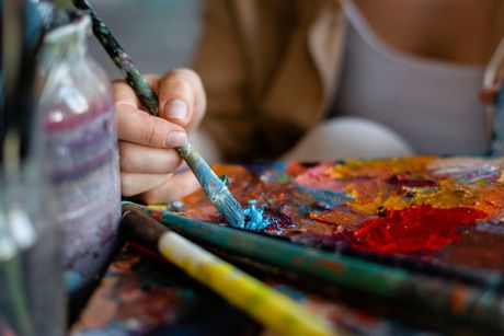 Las obras ganadoras del primero, segundo y tercer lugar serán exhibidas en la Galería del Consejo Universitario en septiembre y luego se expondrán en algunas de las sedes de la Universidad. (Foto con fines ilustrativos. www.freepick.com)