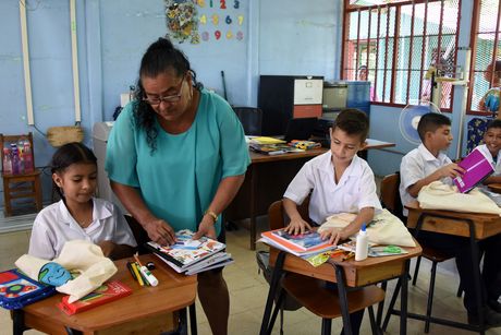 La UCR reiteró su compromiso con el fortalecimiento del sistema educativo del país y el apoyo a todas las personas que han luchado, luchan y lucharán por una enseñanza de calidad y accesible para toda Costa Rica. Imagen con fines ilustrativos. (Foto: Laura Rodríguez, OCI)