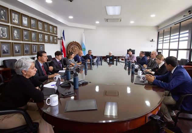 El Órgano Colegiado reconoce la necesidad de que la comunidad universitaria esté informada sobre las decisiones que se toman, los criterios utilizados y los pasos a seguir. (Foto: Andrea Jiménez, CU)