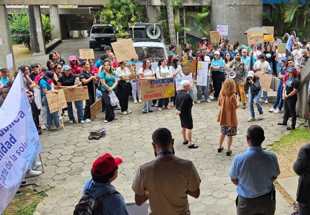 El Consejo Universitario exhorta a toda la comunidad universitaria a ser respetuosa de las distintas expresiones del estudiantado y del movimiento de protesta social del movimiento estudiantil.(Unidad de Comunicación, CU)