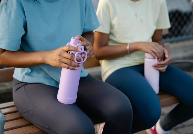 Como una forma de promover el uso de recipientes reutilizables entre la comunidad universitaria y las personas visitantes, la Universidad instalará dispensadores de agua en diversos puntos. (Foto con fines ilustrativos)