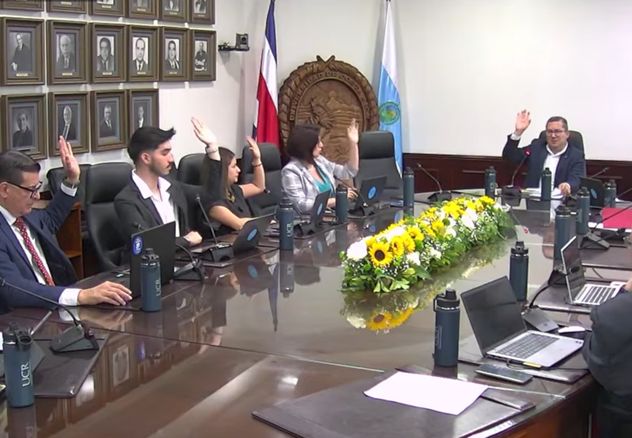 El acuerdo del Consejo Universitario fue comunicado oficialmente a la Secretaría del Directorio de la Asamblea Legislativa y a las jefaturas de las fracciones legislativas. En esa comunicación, la UCR reiteró su disposición de contribuir al análisis del proyecto mediante el criterio técnico y académico de su personal experto. (Foto: Unidad de Comunicación, CU)