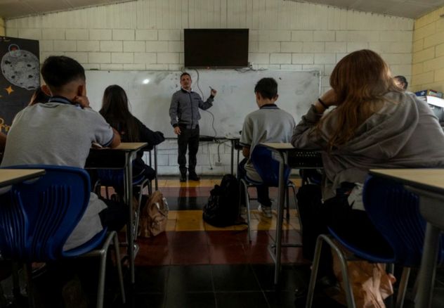 Según el análisis de la Institución, inhibir el debate científico y humanista en las aulas por temor a eventuales sanciones termina por empobrecer el proceso educativo y debilitar el Estado social de derecho. (Foto con fines ilustrativos, cortesía Semanario Universidad)