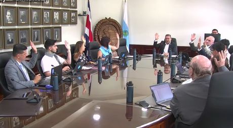 El Órgano Colegiado de la UCR expresó su profunda preocupación ante las declaraciones vertidas durante el acto oficial del 25 de julio en Nicoya, donde se planteó la posibilidad de un escenario dictatorial y el eventual cierre del Poder Judicial. (Foto: Andrea Jiménez, CU)
