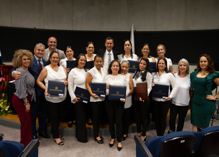 Grupo de mujeres conserjes de la Sede Regional de Occidente 